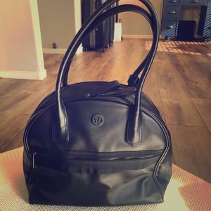 Black lululemon bag